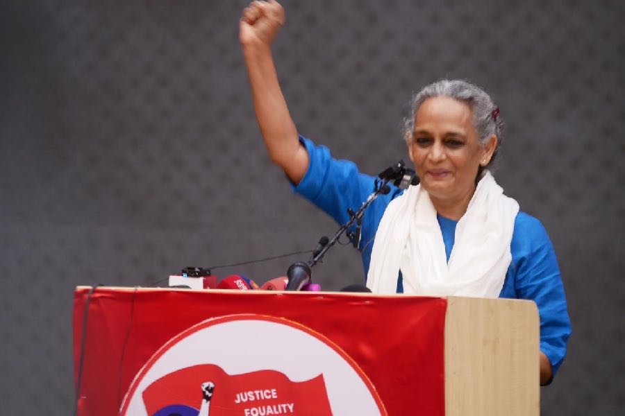 Withdraw Criminal Proceedings against Arundhati Roy